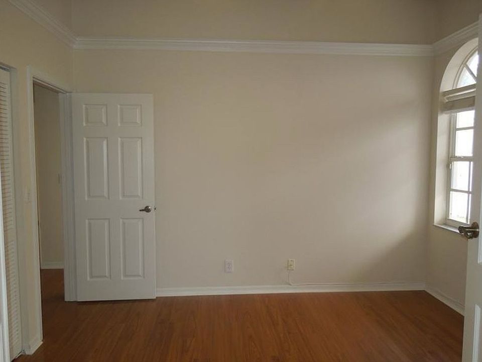 1st image of 6917 NW 27th Ct