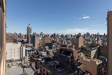 376 Broadway