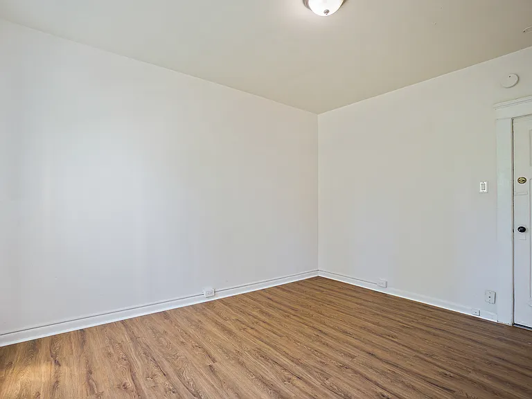 304 Bell St #33C — Photo 3