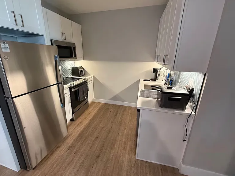 1109 Dunton St #1 — Photo 4