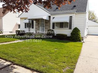 25594 Hayes Rd, Roseville, MI 48066