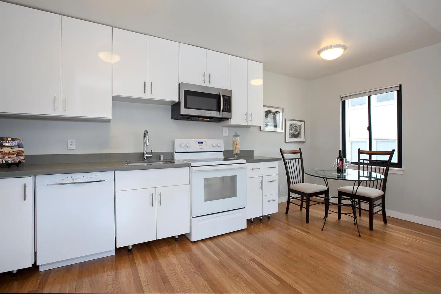 1 bed, 584 sqft, $2,395 — Photo 3