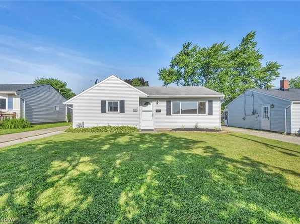 6498 Almont Dr, Brookpark, OH 44142