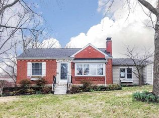 7 Springbrook Pl, Saint Louis, MO 63119