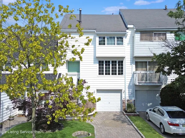 27 Chestnut Cir, Staten Island, NY 10312