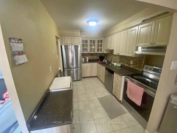 49 Silverstone Dr #501, Toronto, ON M9V 3G2