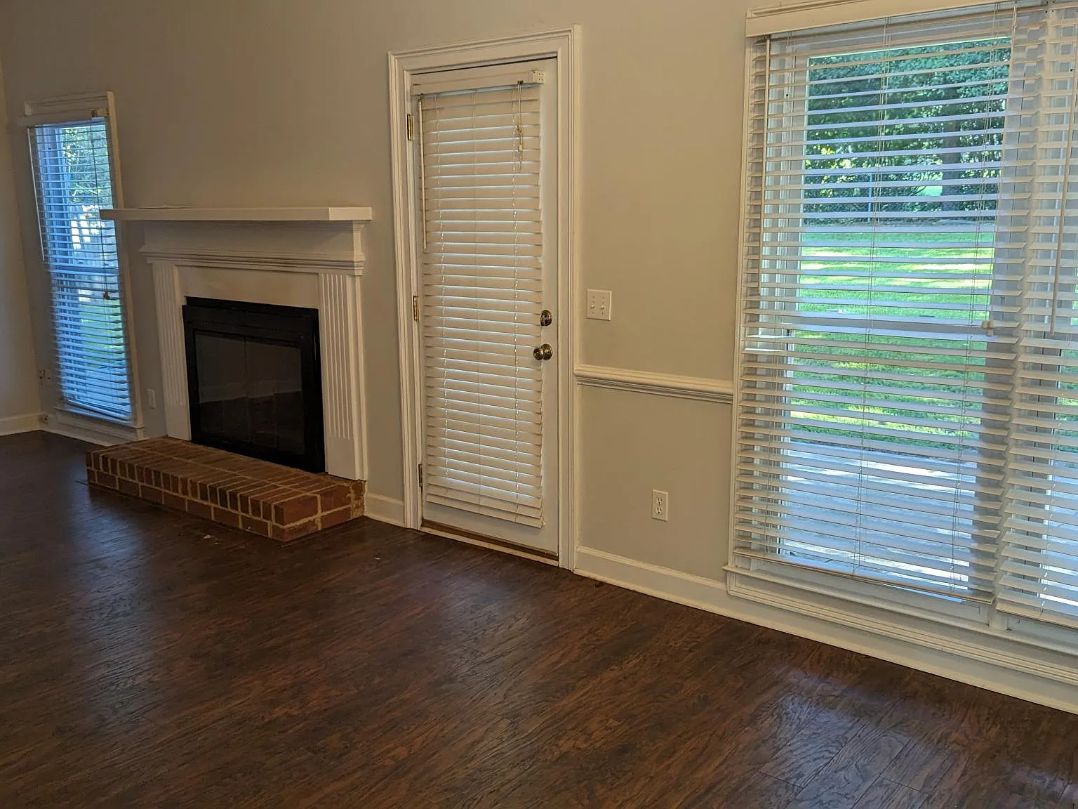 4 bed, 2000 sqft, $2,225 — Photo 4