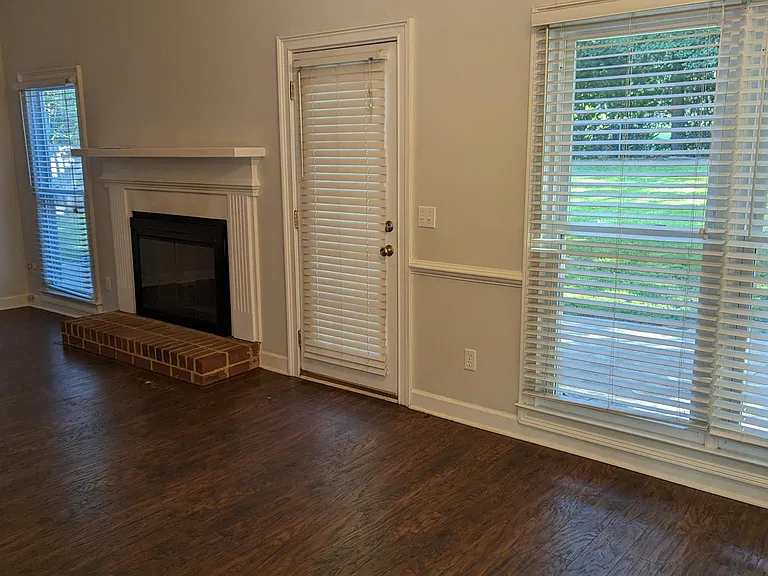 340 Saddlebrooke Rd — Photo 4