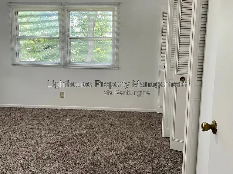 1924 Sunnyside Dr — Photo 6