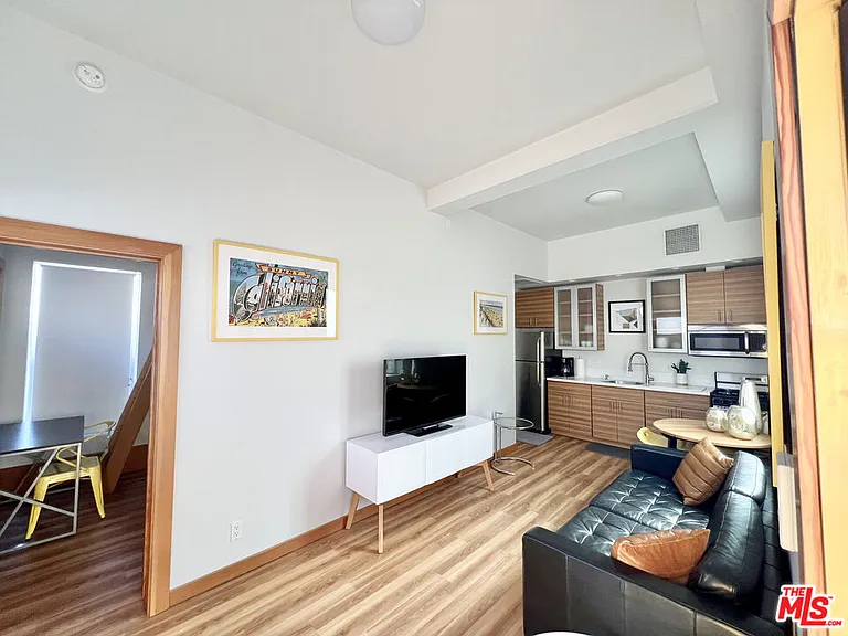 507 N San Vicente Blvd — Photo 3