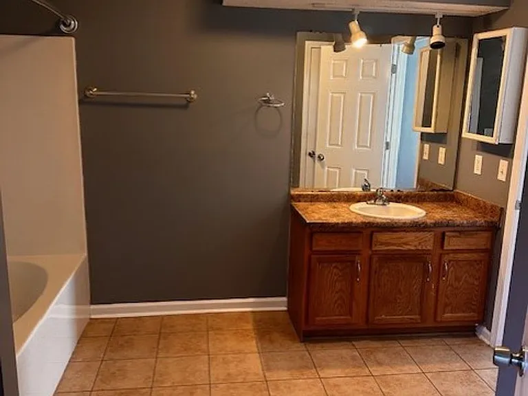 6 Springwater Dr — Photo 10