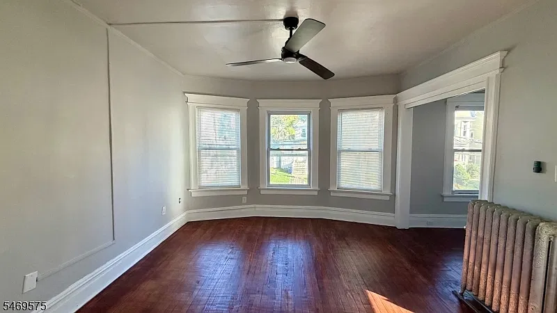4 bed, 2.0 bath, $3,450 — Photo 2