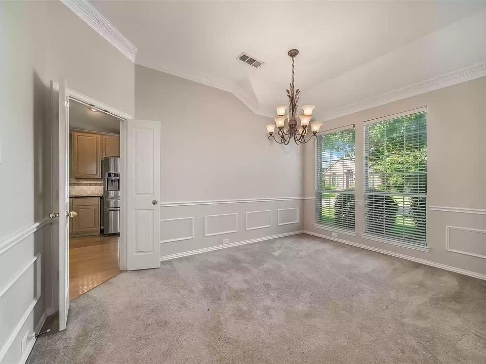 1st image of 133 Longmeadow Dr