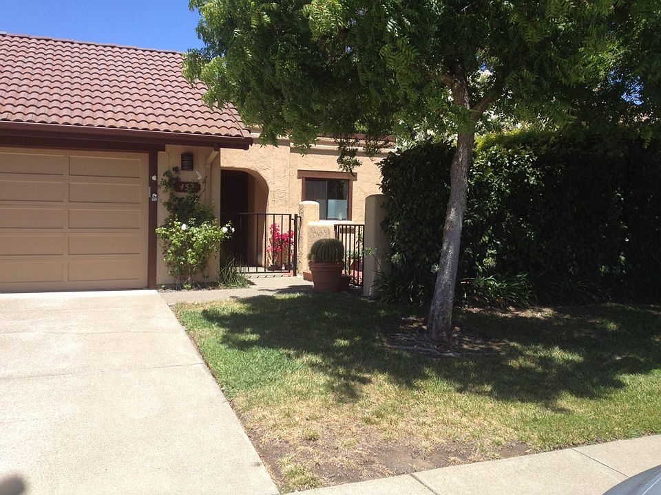 1st image of 452 La Quinta Ln