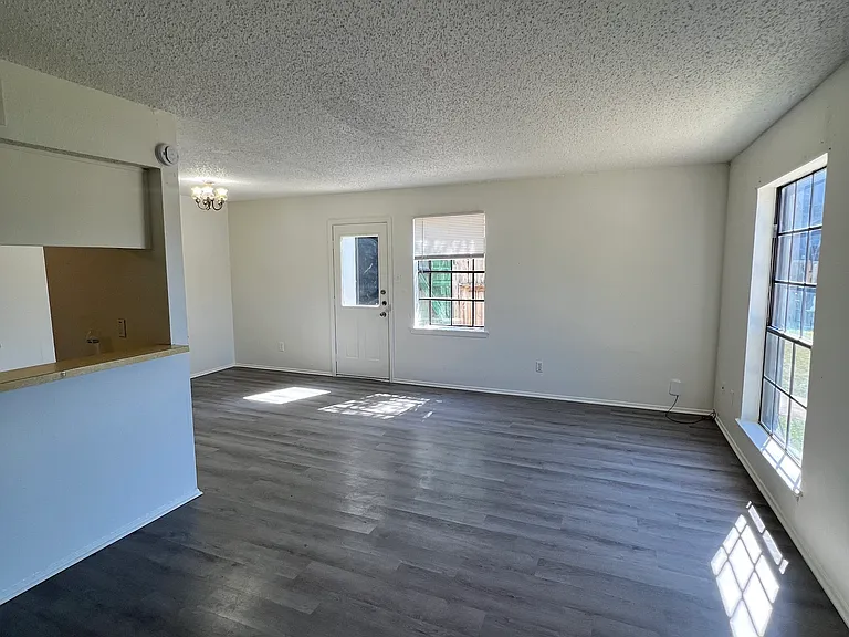 4501 Hunt Cir #B — Photo 5