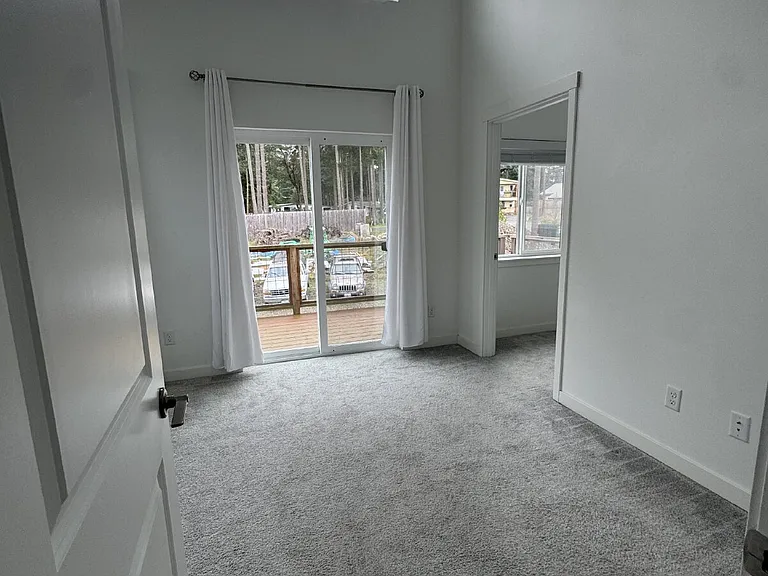 605 Finnegan Way — Photo 11