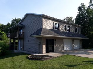 2715 Goose Pond Rd, Rochester, IN 46975