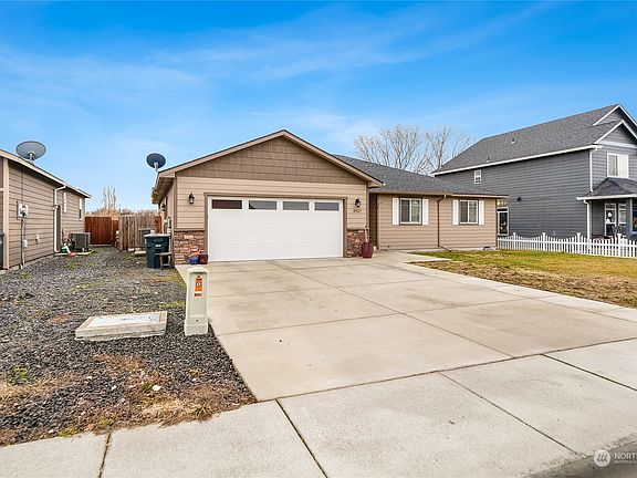3rd image of 3521 W Glenmoor Drive