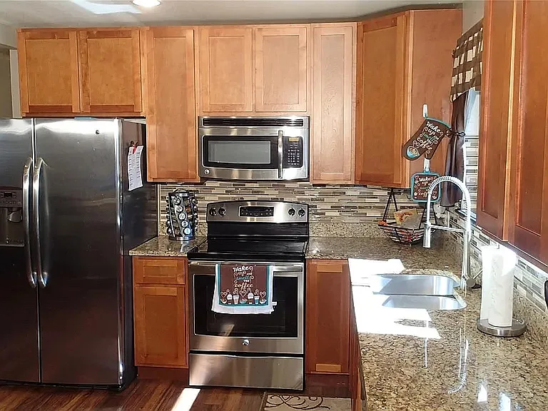 11863 Claude Way — Photo 4