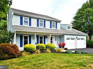 121 Apple Valley Dr, Langhorne, PA 19047