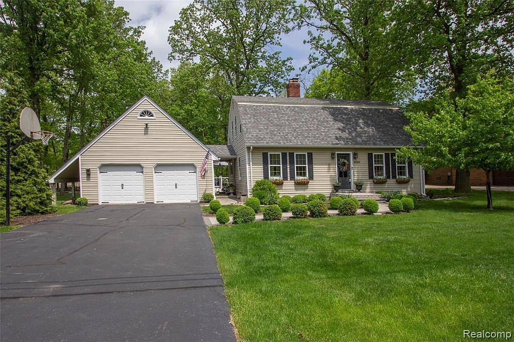 8680 Stout Ave, Grosse Ile, MI 48138 Zillow