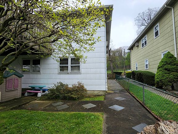 5th image of 48 Shipman Ave