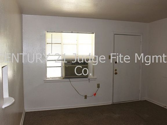 2nd image of 1929 Melrose St