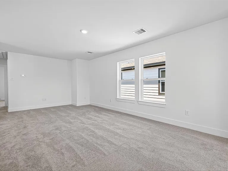 702 Sonfield Dr — Photo 37