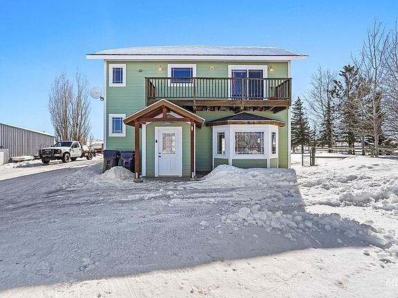 2nd image of 1095 E Highway 20