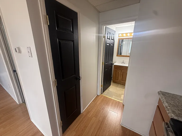 400 N Main St #2 — Photo 8