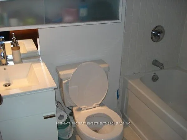 111 Elizabeth St #619 — Photo 10