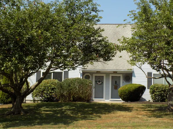 565 Clark Avenue APT 1, Bristol, CT 06010