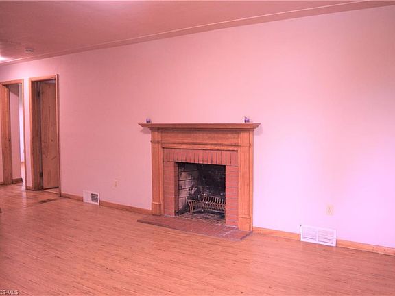 5th image of 1149 W 22nd St
