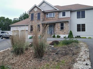 4281 Pine Ridge Dr, Lehman, PA 18324