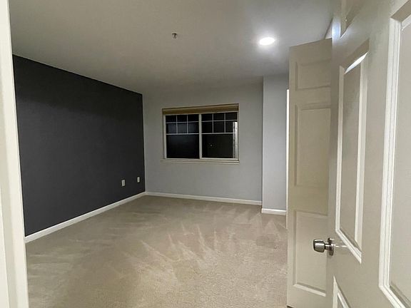 4th image of 9205 122nd Ct NE