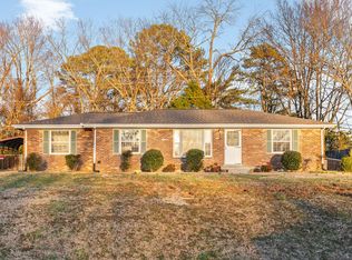 27 E Bel Air Blvd, Clarksville, TN 37042