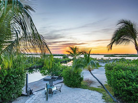 2nd image of 1422 Boca Chica Rd