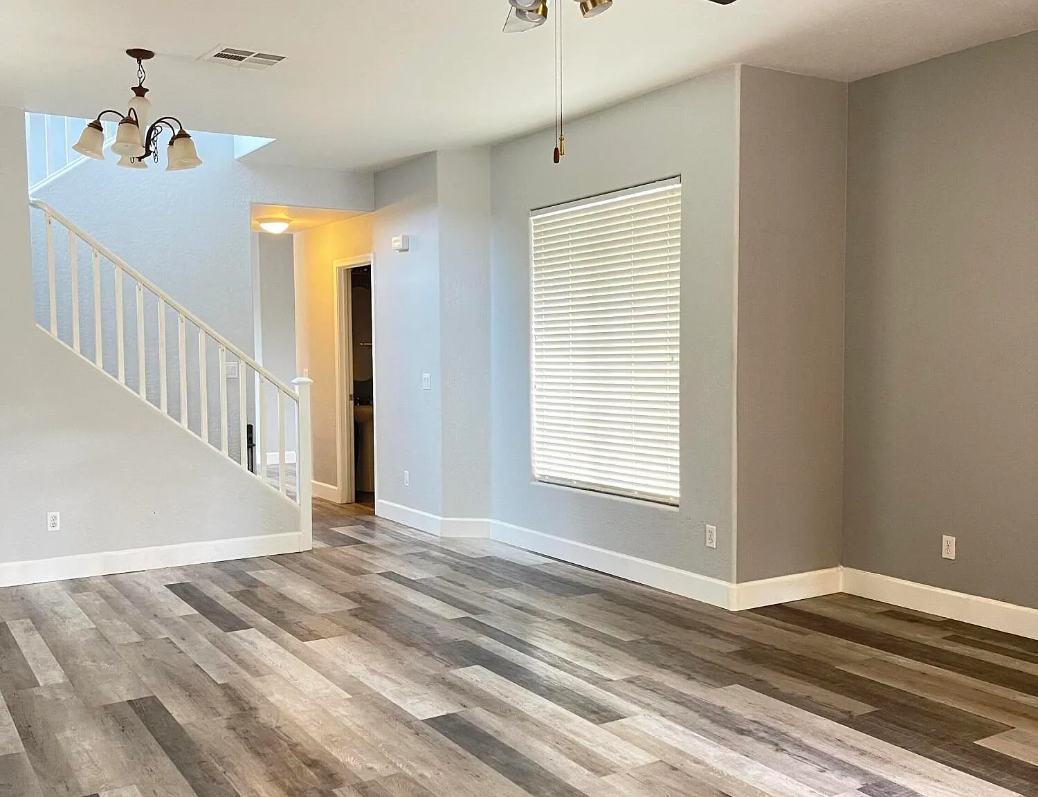 4 bed, 2.5 bath, 1737 sqft, $2,350 — Photo 3