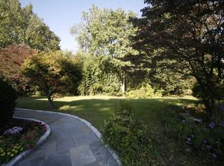 10 Musket Ln, Darien, CT 06820