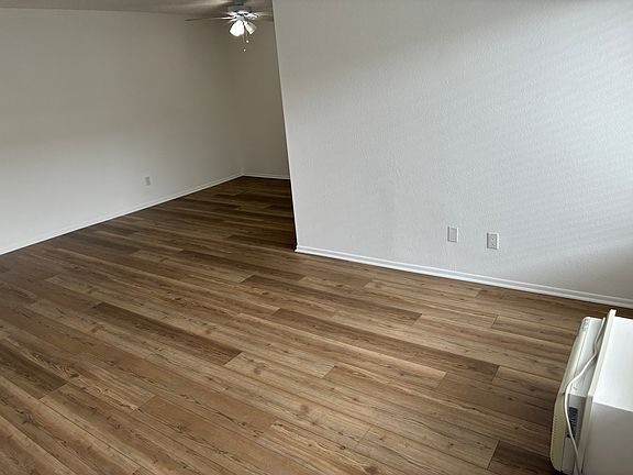 3rd image of 1530 Purdue Ave #16