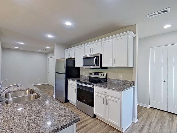 5th image of 1777-1779-1815 American Eagle Dr #23