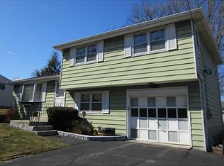 6 Almeida Dr, Warren, RI 02885