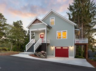 784 SW 28th Ct, Lincoln City, OR 97367