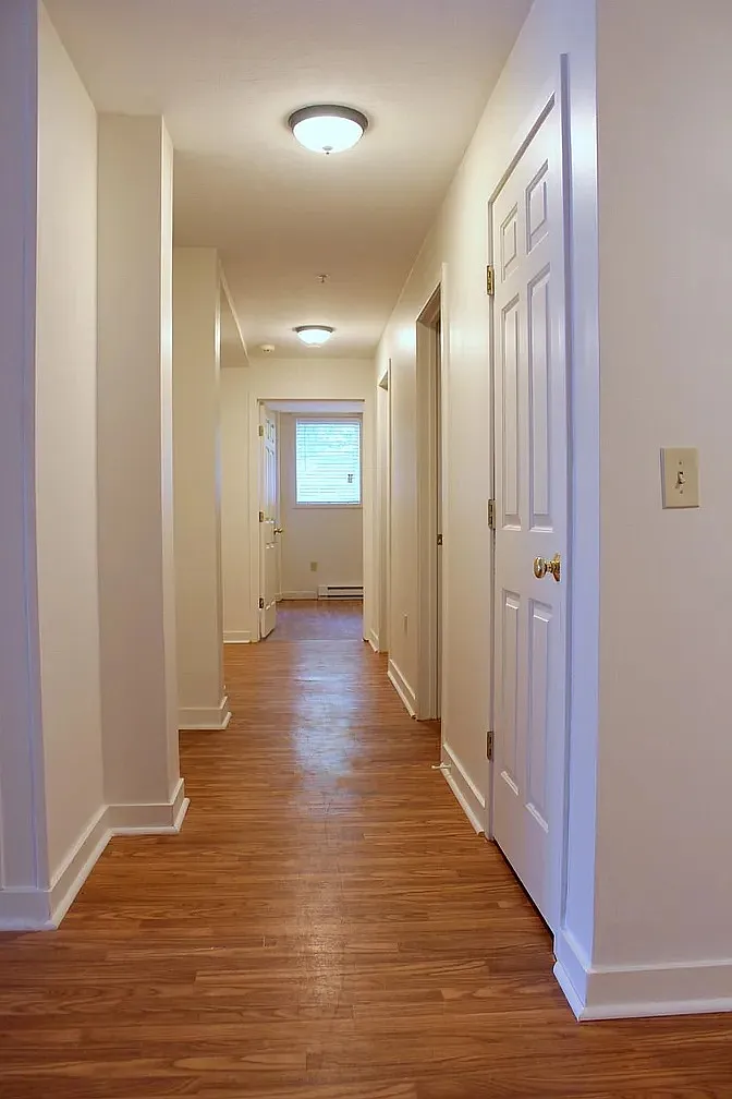 4 bed, 2000 sqft, $3,600 — Photo 4