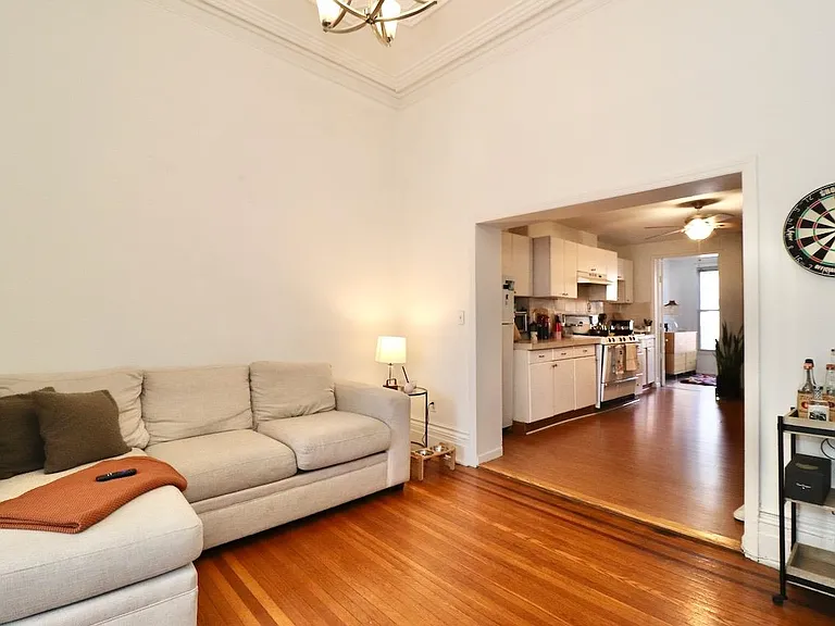 270 Montgomery St #2 — Photo 10