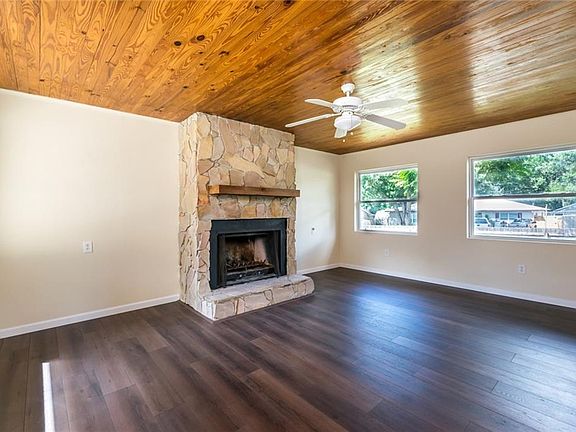 5th image of 3224 Calumet Dr