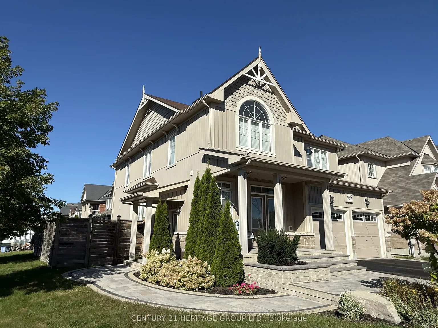 4 bed, $2,900 — Photo 2