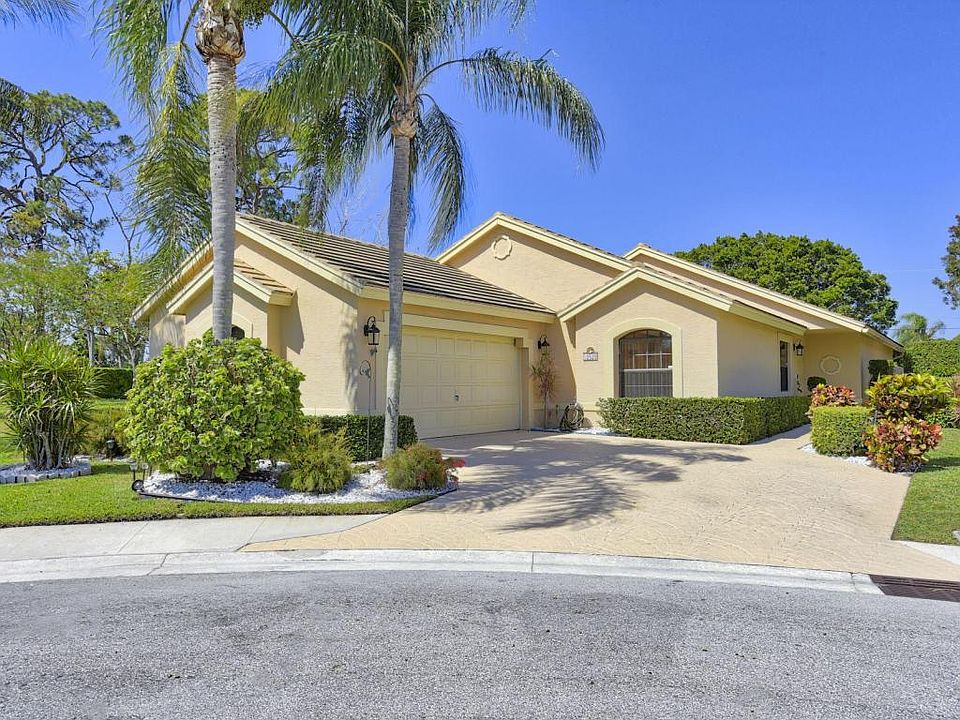 1st image of 10520 Lexington Cir S