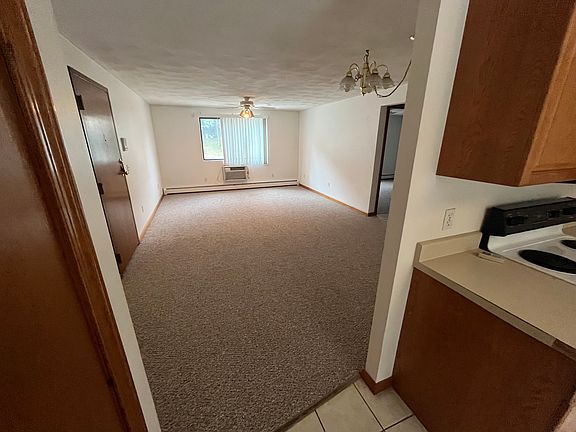 2nd image of 985 Atwood Ave APT 3
