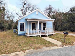 416 Front St, Century, FL 32535